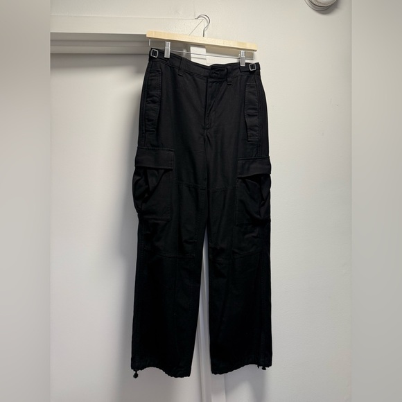 Women’s Aritzia Tna Supply Cargo Pants - Picture 4 of 4